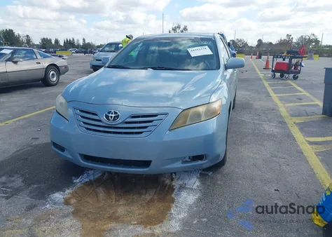 2007 Toyota Camry Le z USA, uszkodzony, nr VIN 4T1BE46K17U593702